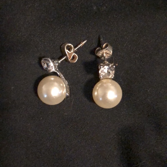 New Without Tags Pearl Earrings With Diamonds - Picture 3 of 7